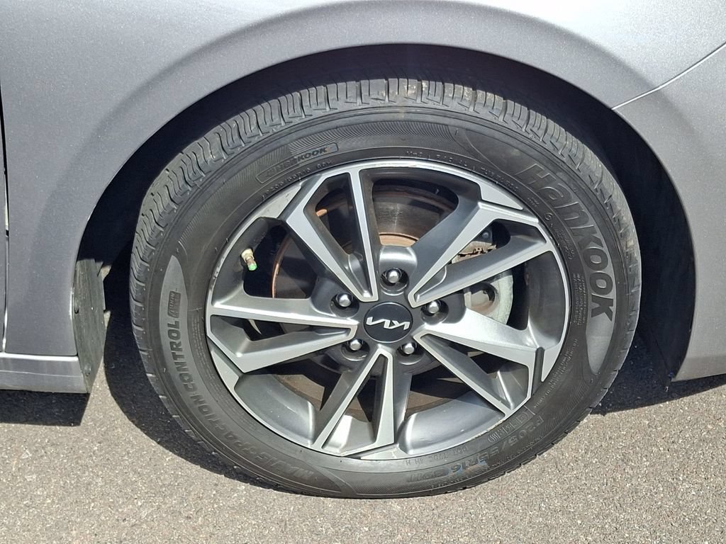 Used 2024 Kia Forte LXS w/ LXS Technology Package FWD image 11