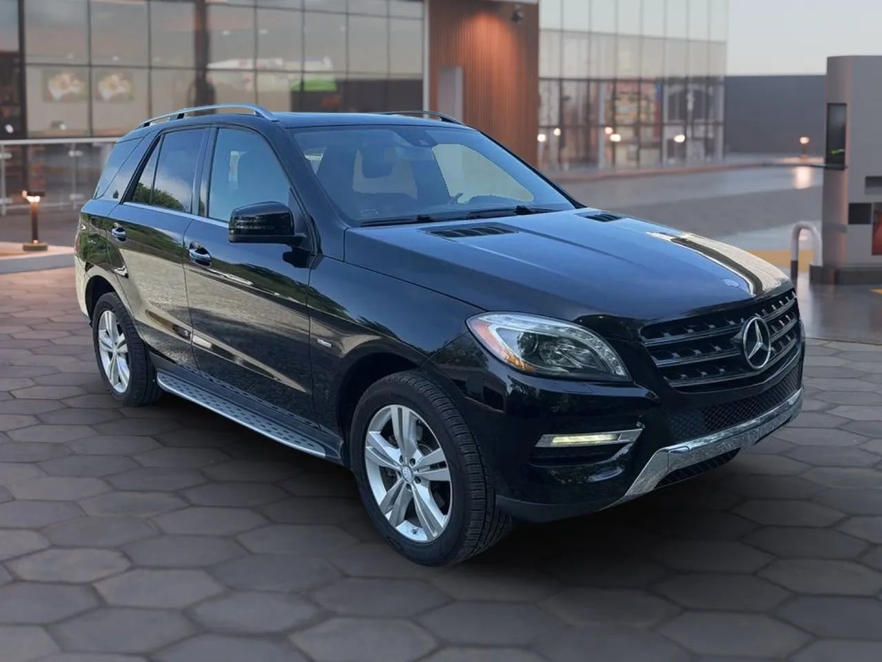 Used 2012 Mercedes-Benz ML 350 BlueTEC 4MATIC image 16