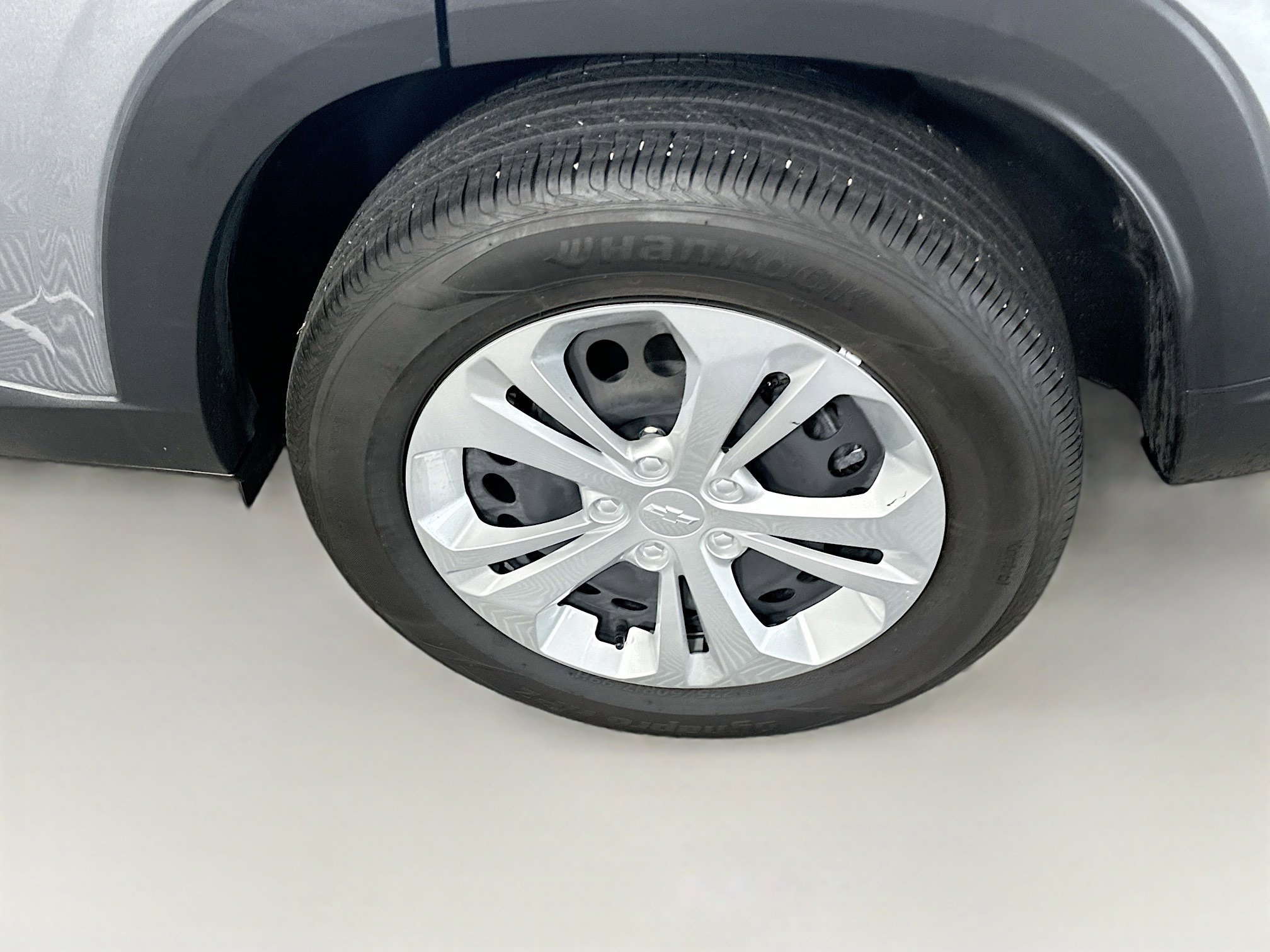 Used 2024 Chevrolet Trax LS FWD image 11