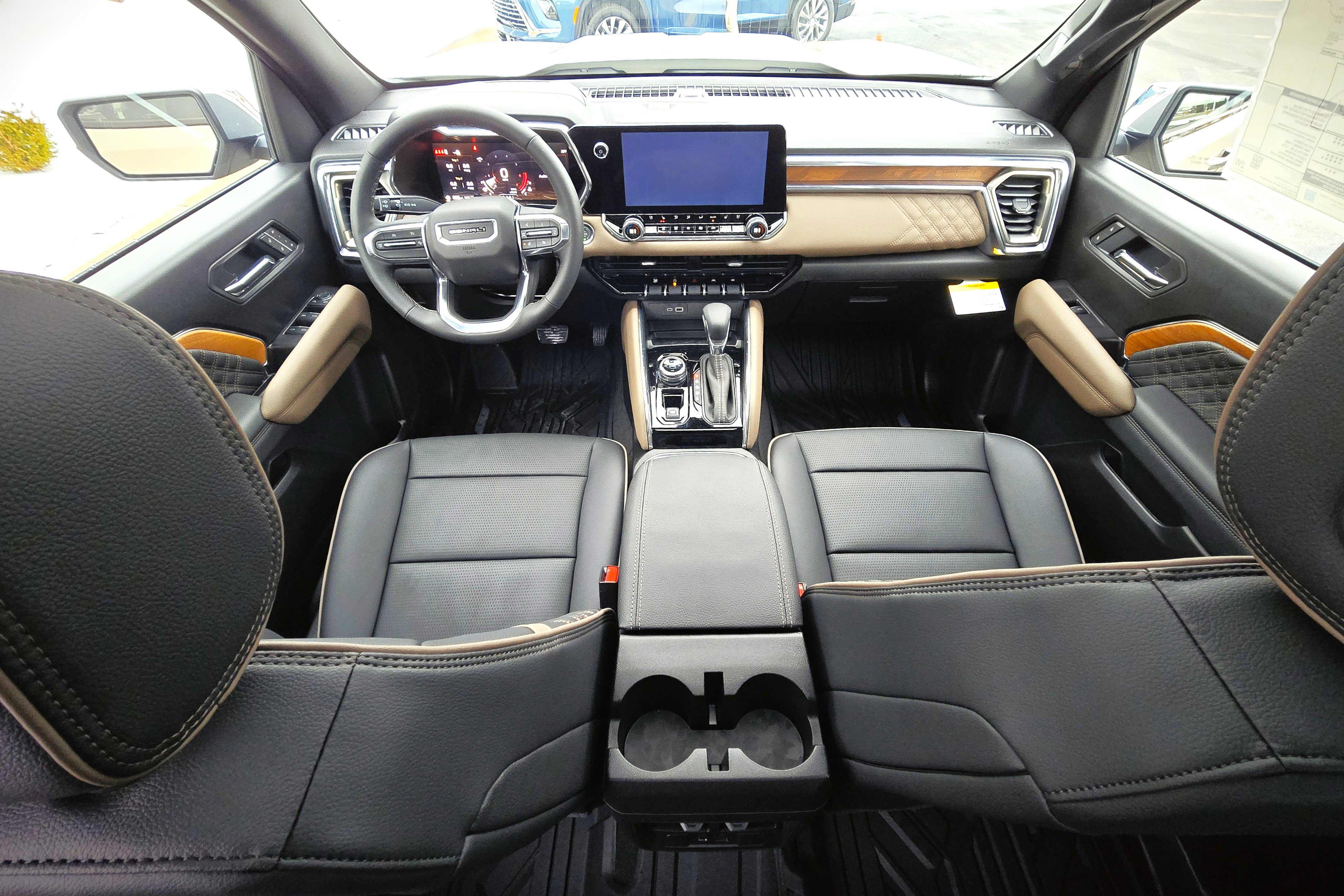 New 2026 GMC Canyon Denali image 14