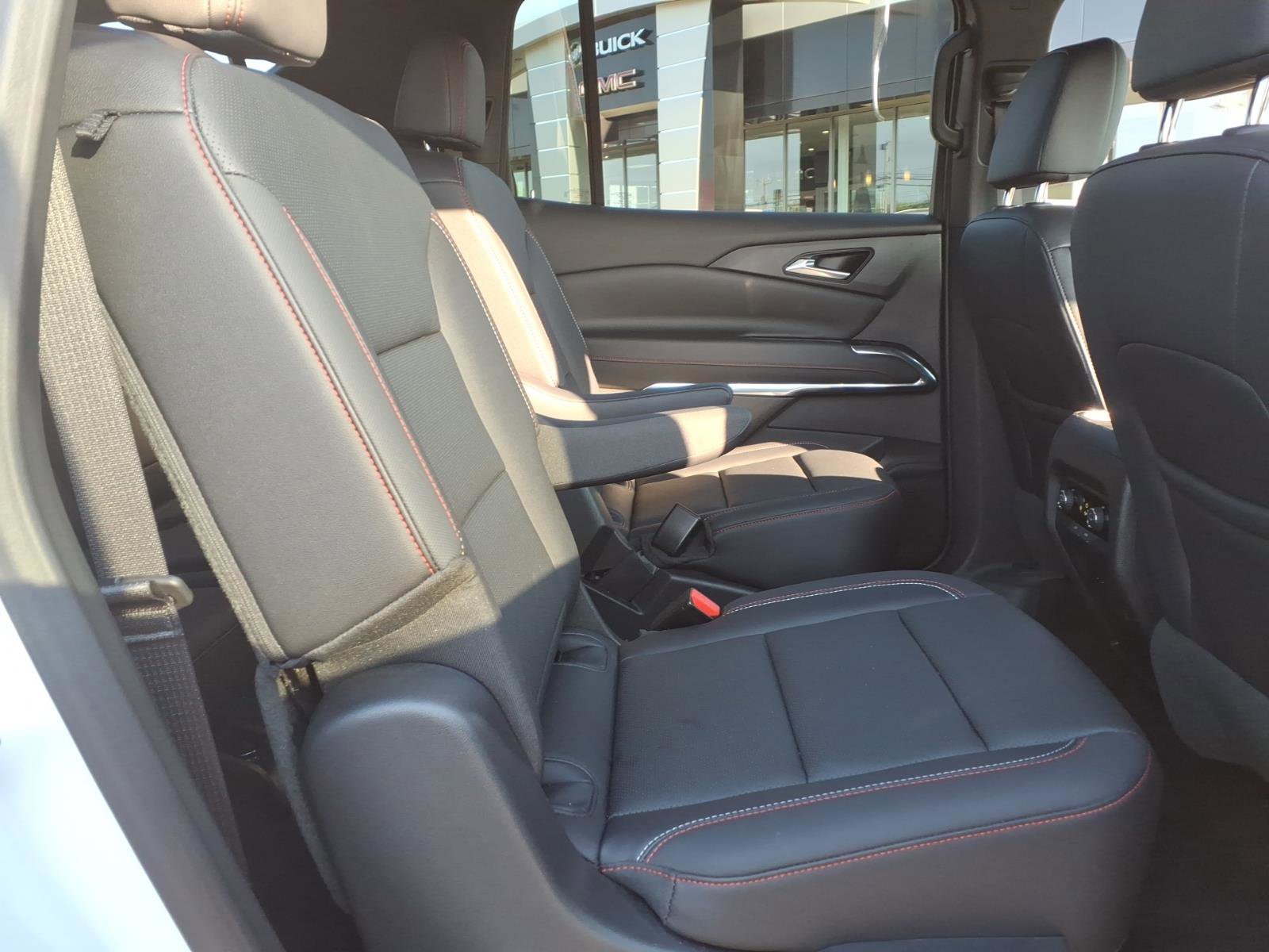 Certified 2025 Chevrolet Traverse Z71 w/ Driver Confidence Package AWD/4WD image 15