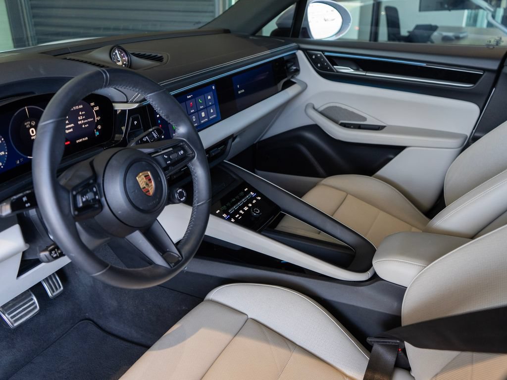 Used 2024 Porsche Macan 4 Electric AWD/4WD image 5