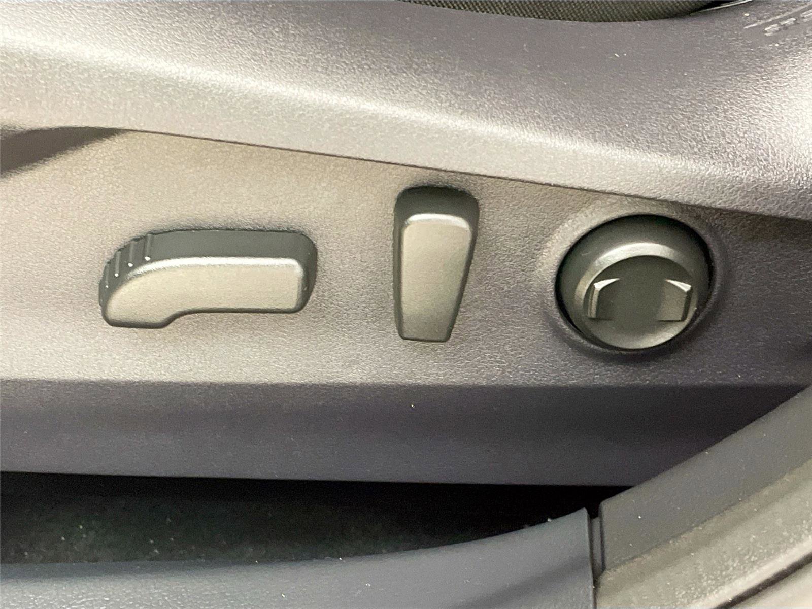 Used 2025 Subaru Outback Premium image 21