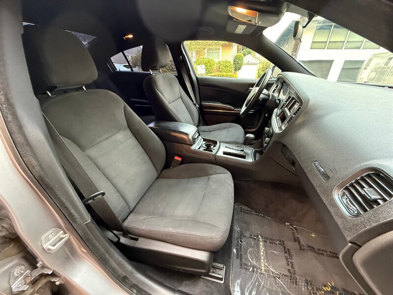 Used 2014 Dodge Charger SE RWD image 10