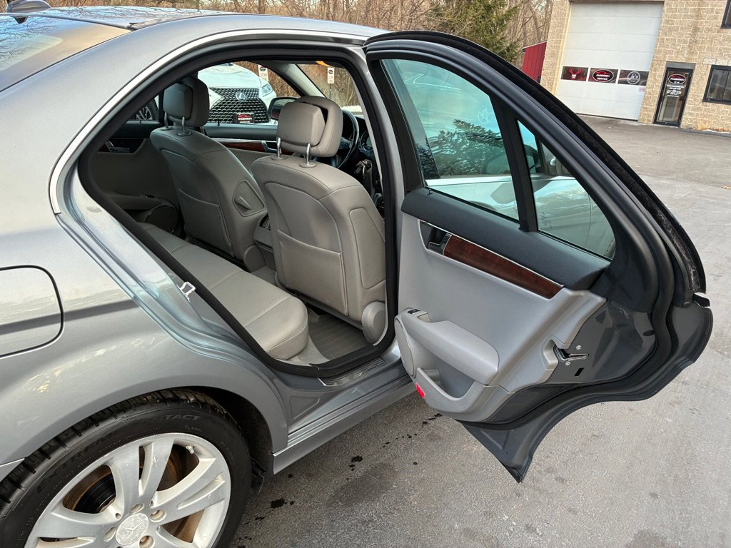 Used 2008 Mercedes-Benz C 300 4MATIC Sedan image 19