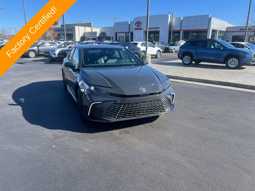 Used 2025 Toyota Camry SE image 7