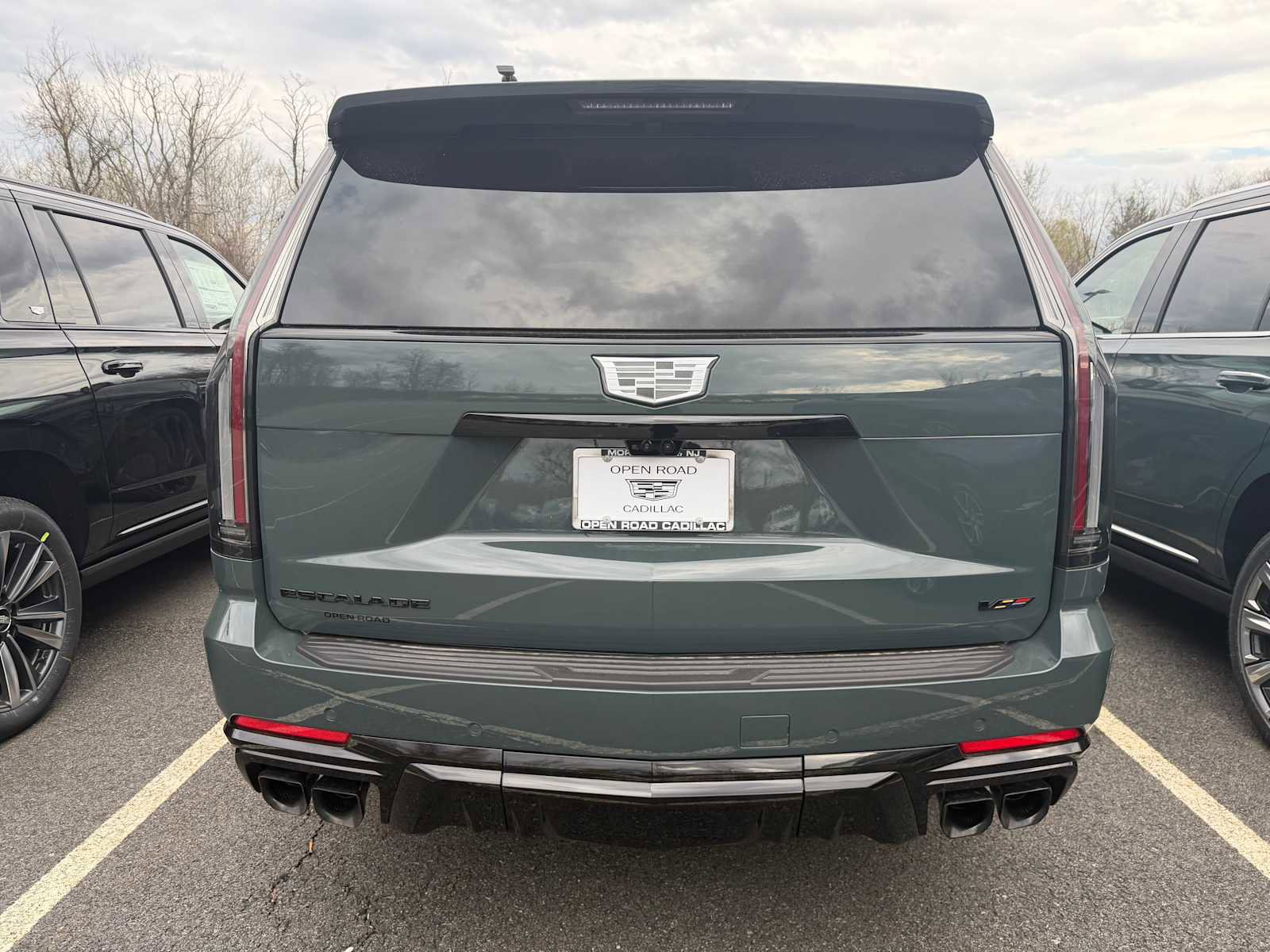 New 2026 Cadillac Escalade ESV V image 4
