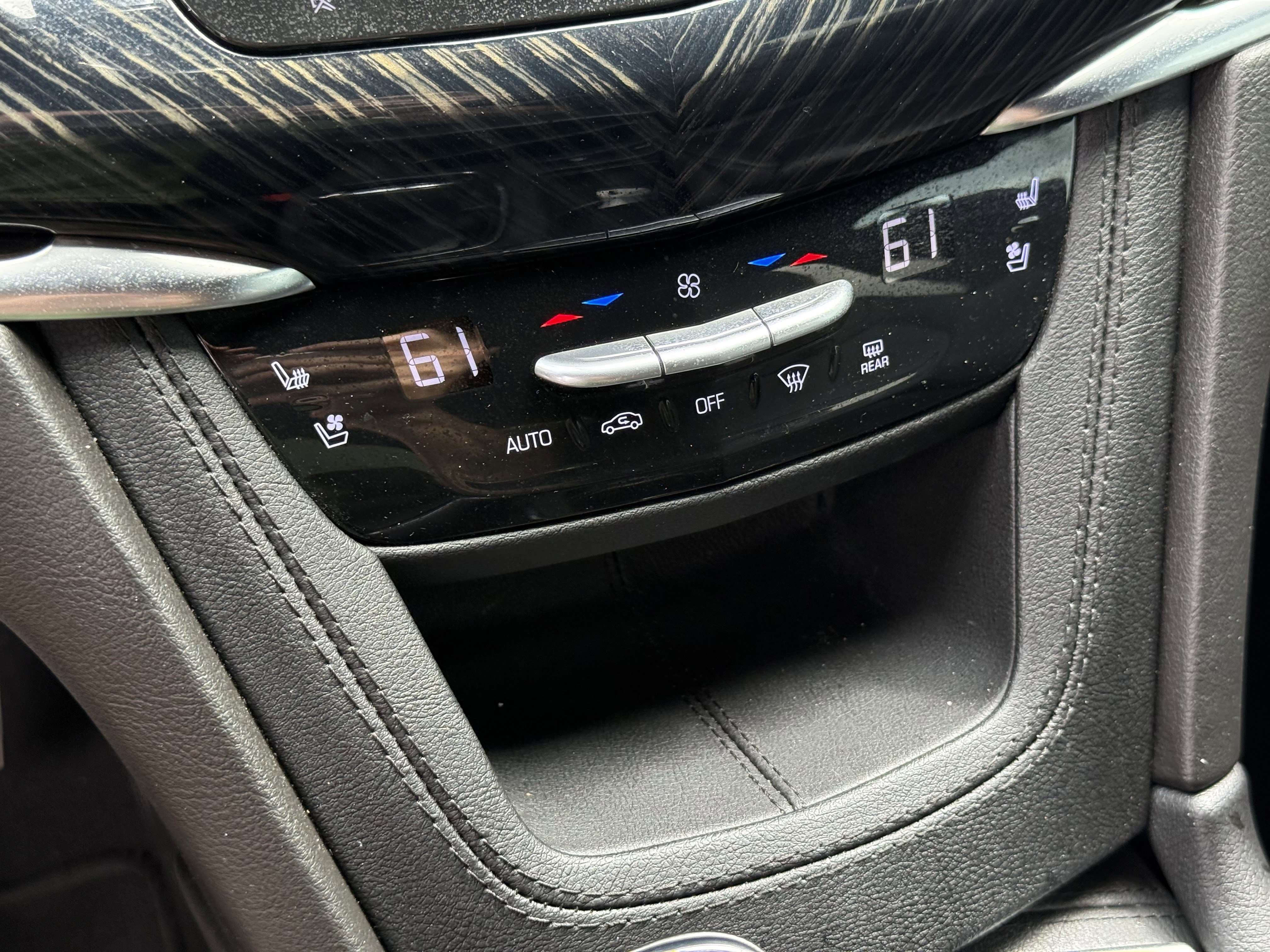 Used 2023 Cadillac XT6 Premium Luxury FWD image 23