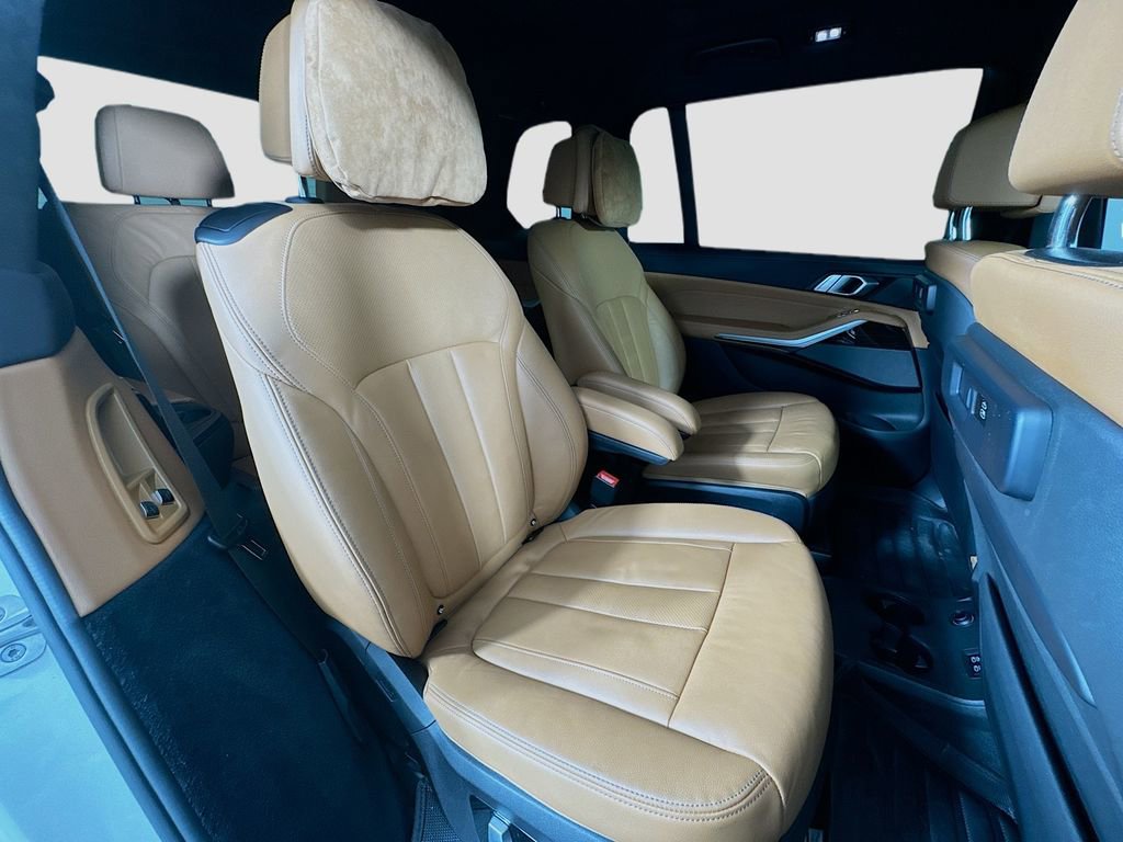 Used 2021 BMW X7 xDrive40i w/ M Sport Package image 31