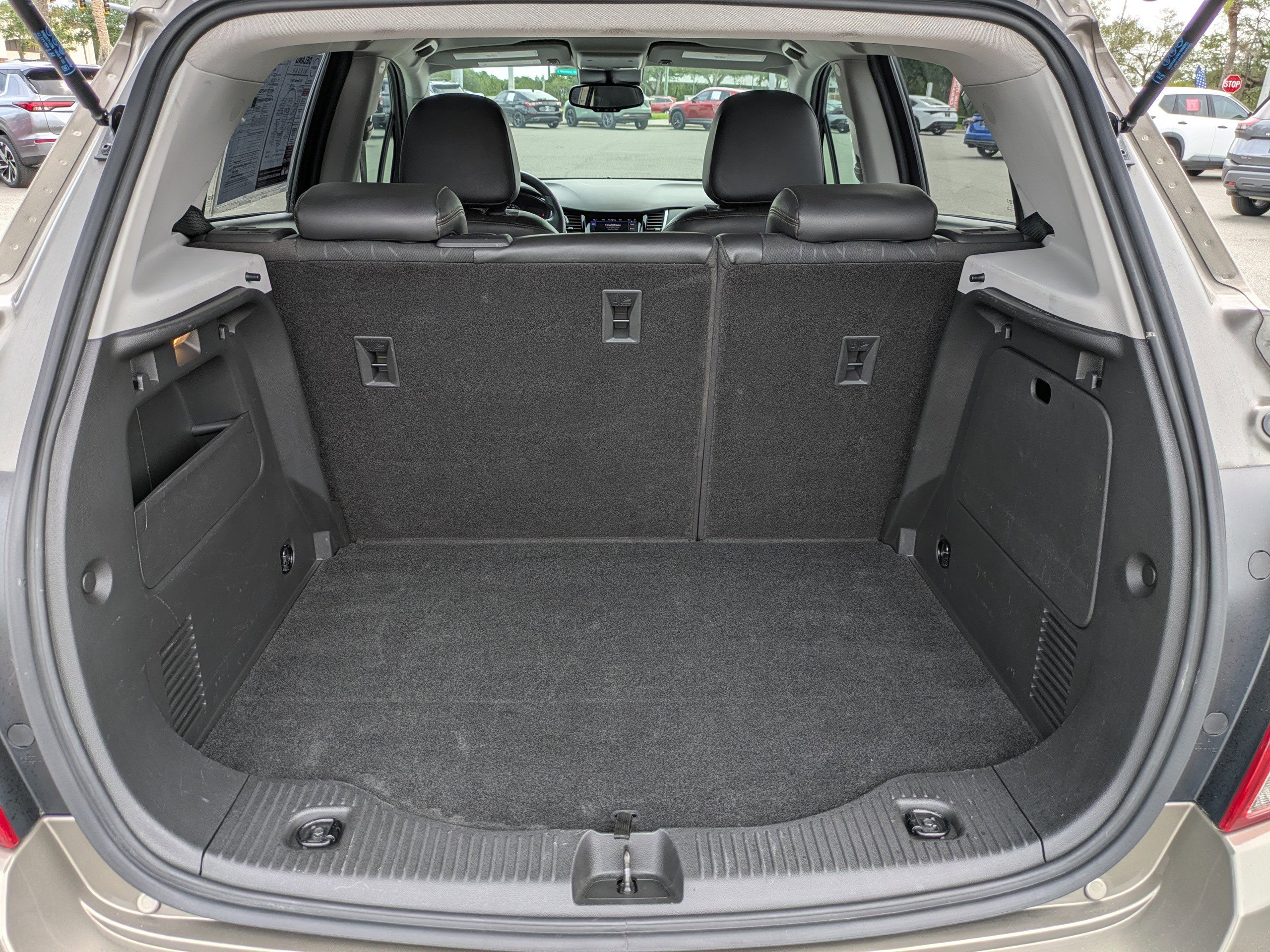 Used 2021 Chevrolet Trax LT FWD image 13