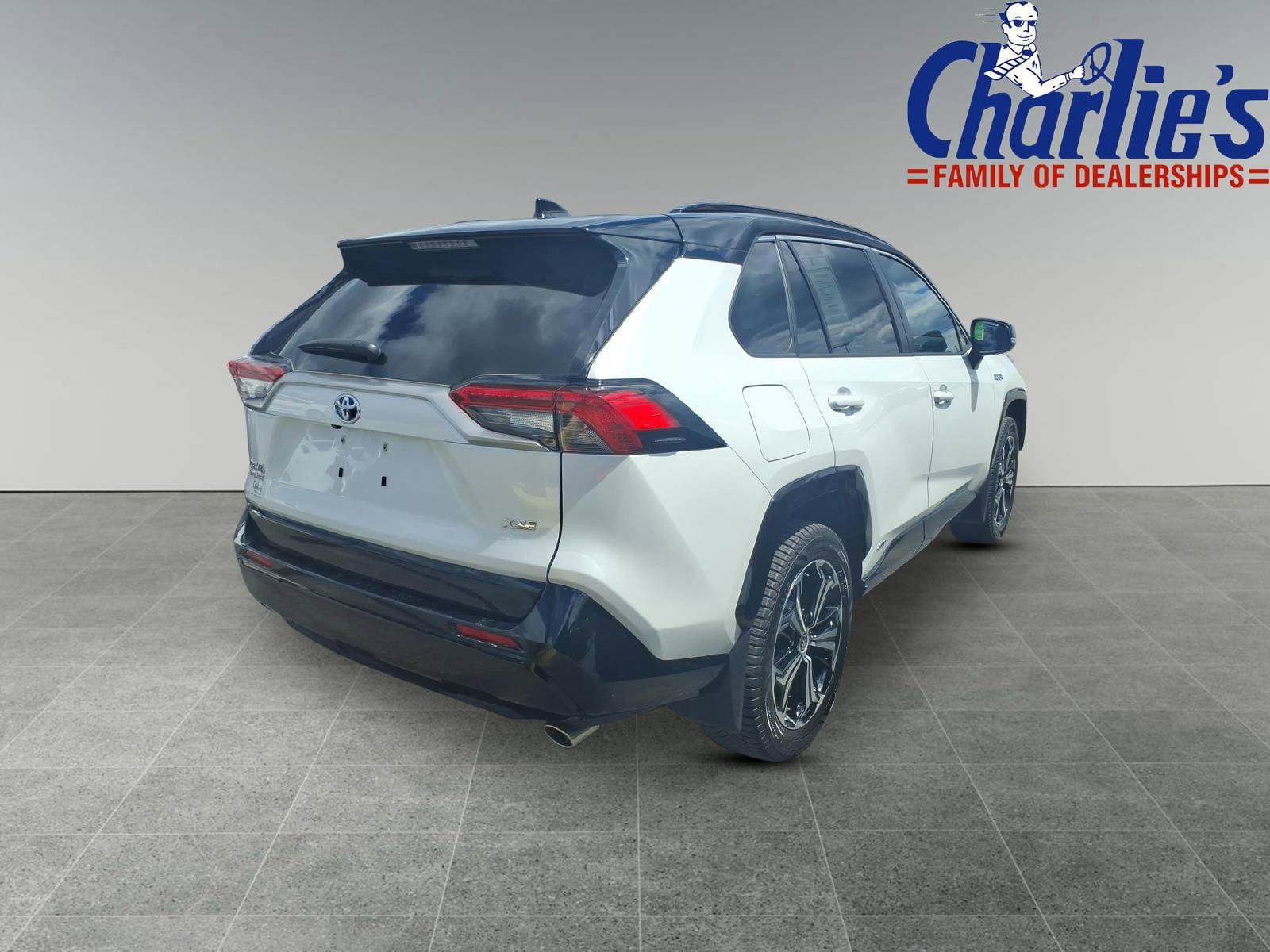 Certified 2024 Toyota RAV4 XSE w/ Weather Package AWD/4WD image 4