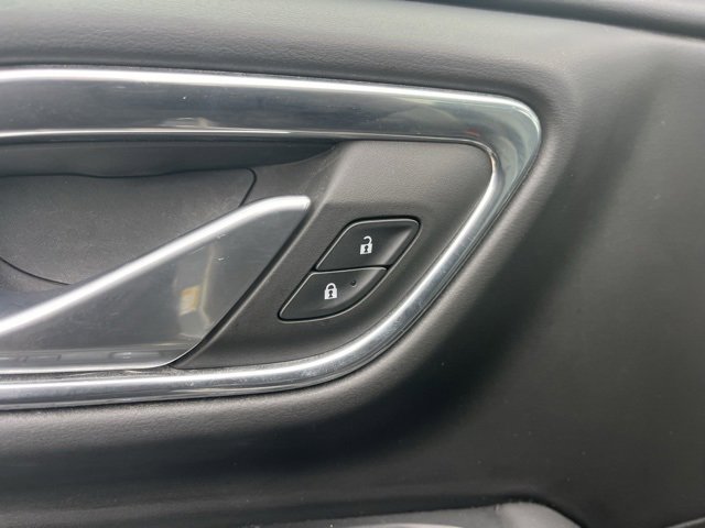 Used 2023 GMC Yukon XL SLT image 12