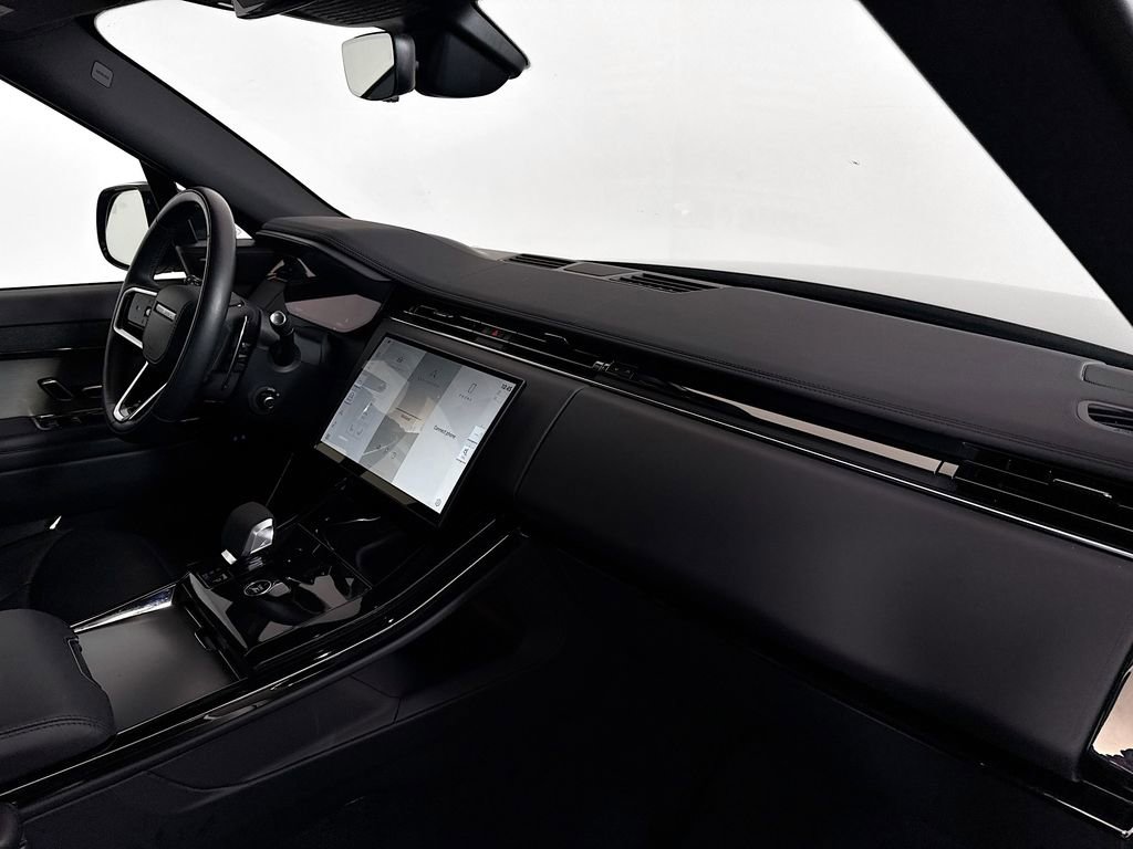 Used 2025 Land Rover Range Rover Sport SE image 31