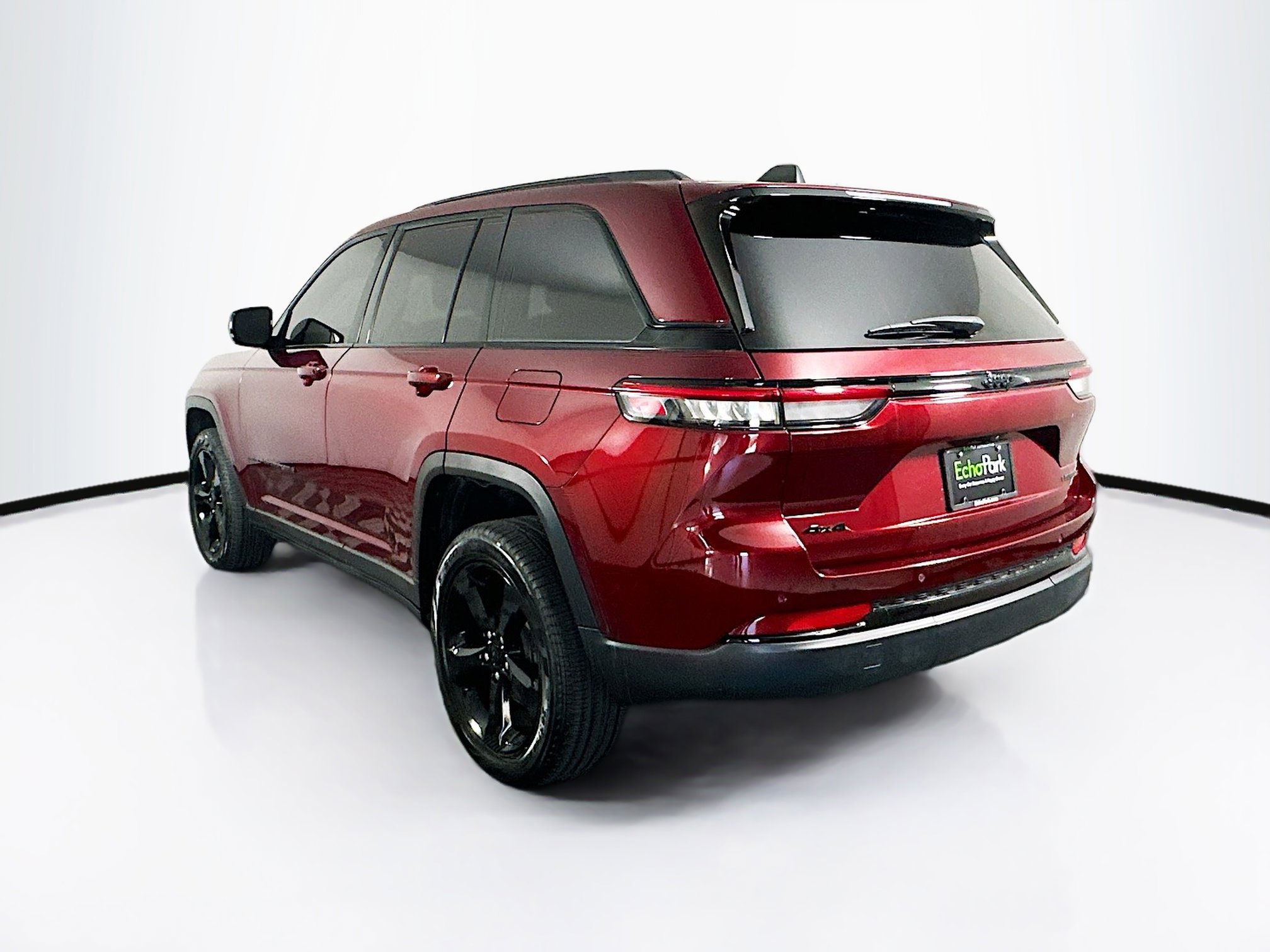 Used 2023 Jeep Grand Cherokee Limited w/ Black Appearance Package image 5