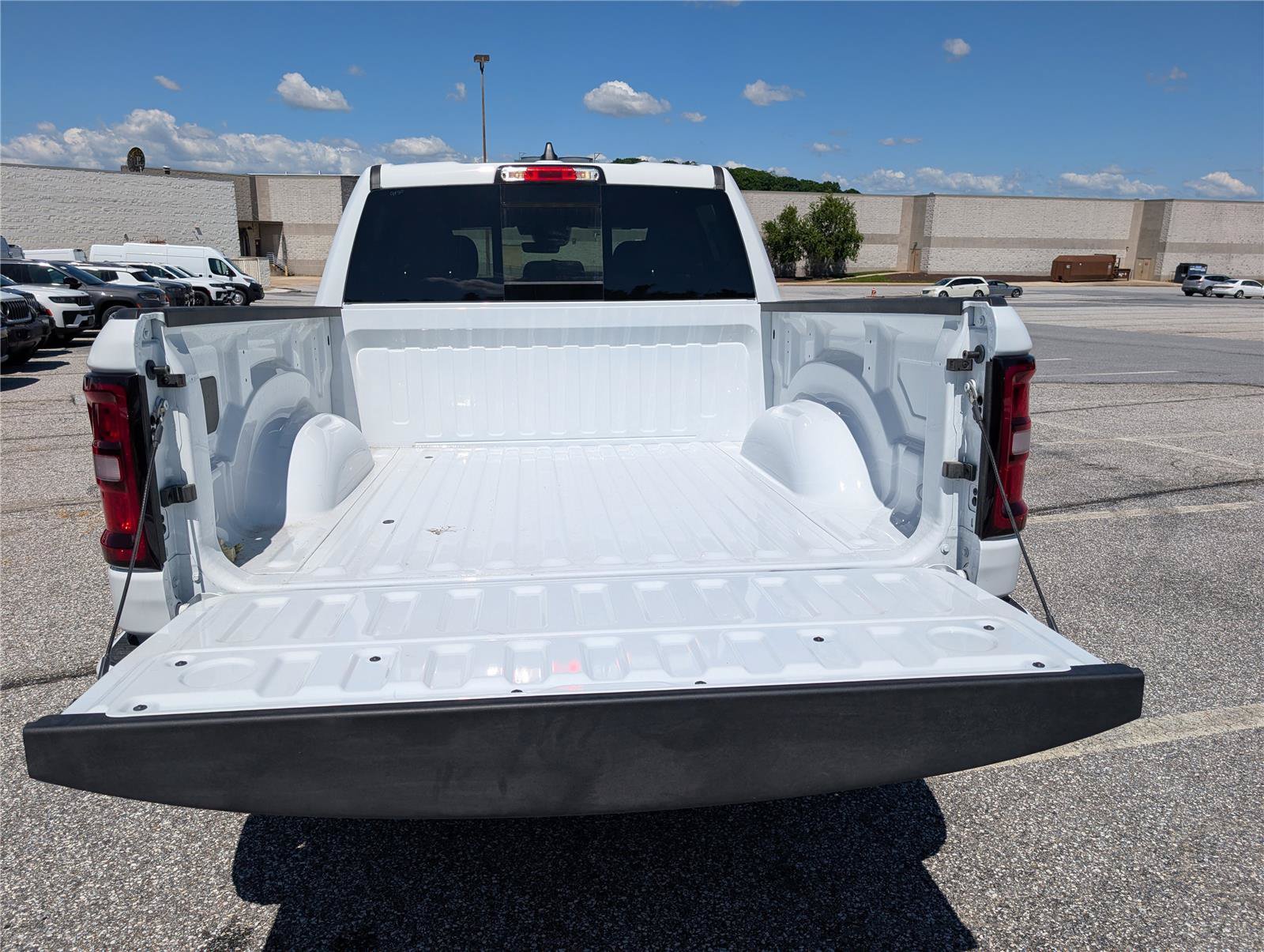 New 2026 RAM 1500 Express AWD/4WD image 8
