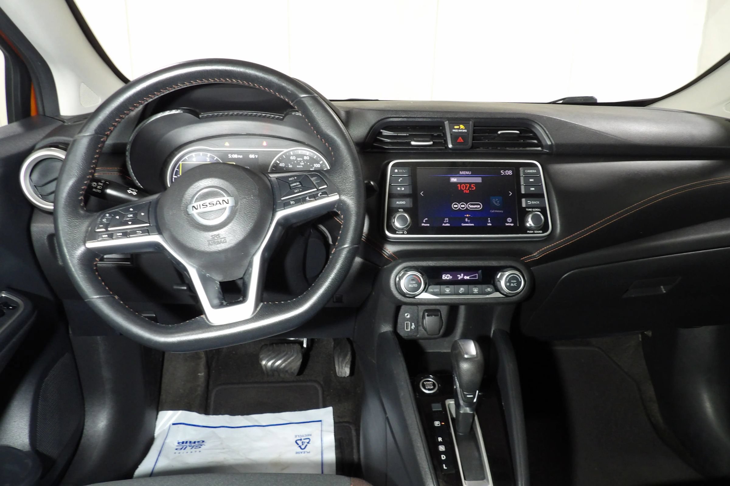 Used 2022 Nissan Versa SR FWD image 14