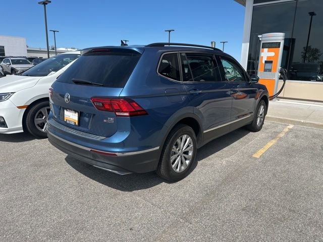 Used 2018 Volkswagen Tiguan SE w/ Panoramic Sunroof Package AWD/4WD image 3