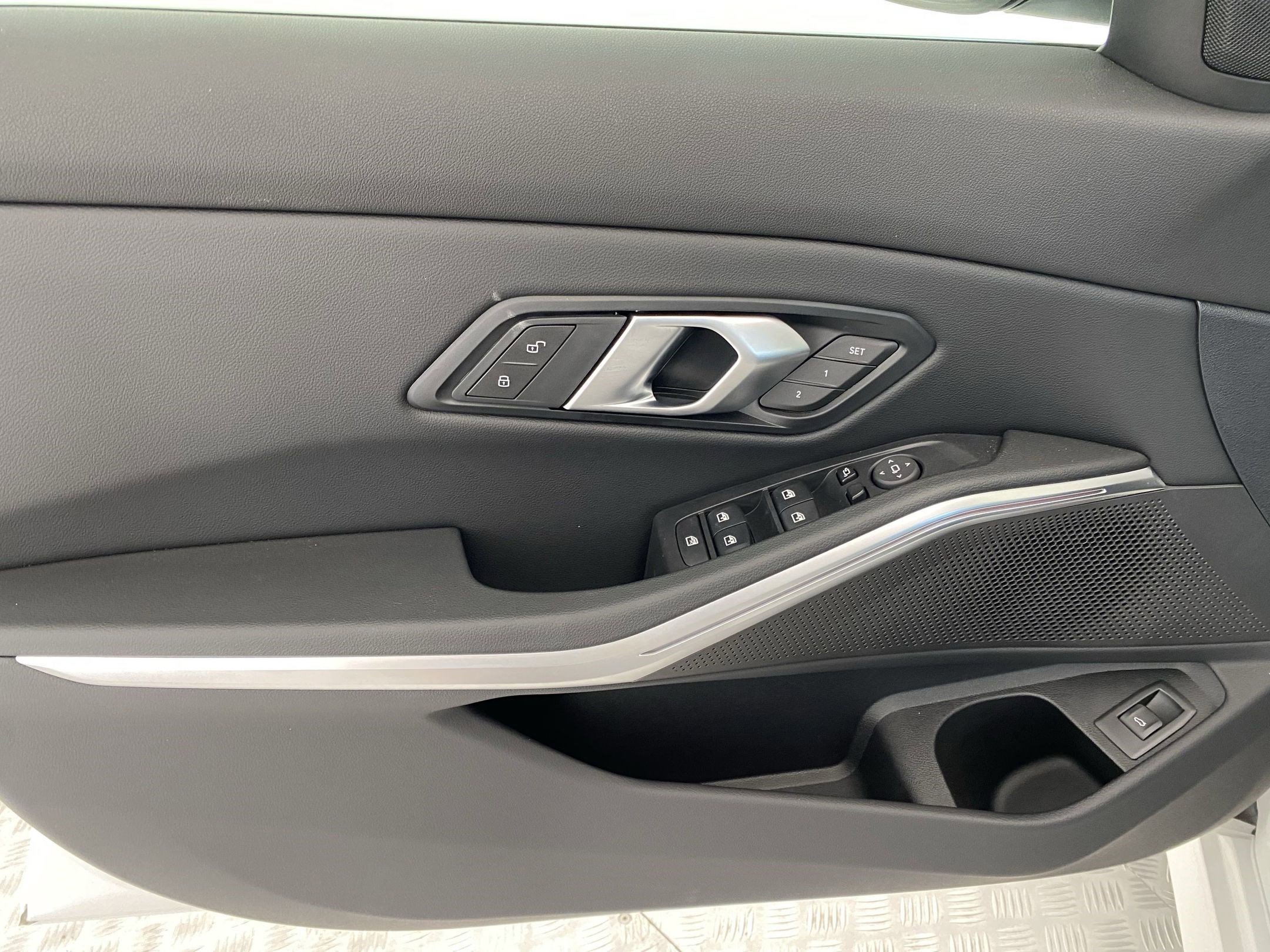 Used 2025 BMW 330i xDrive Sedan w/ Convenience Package image 11