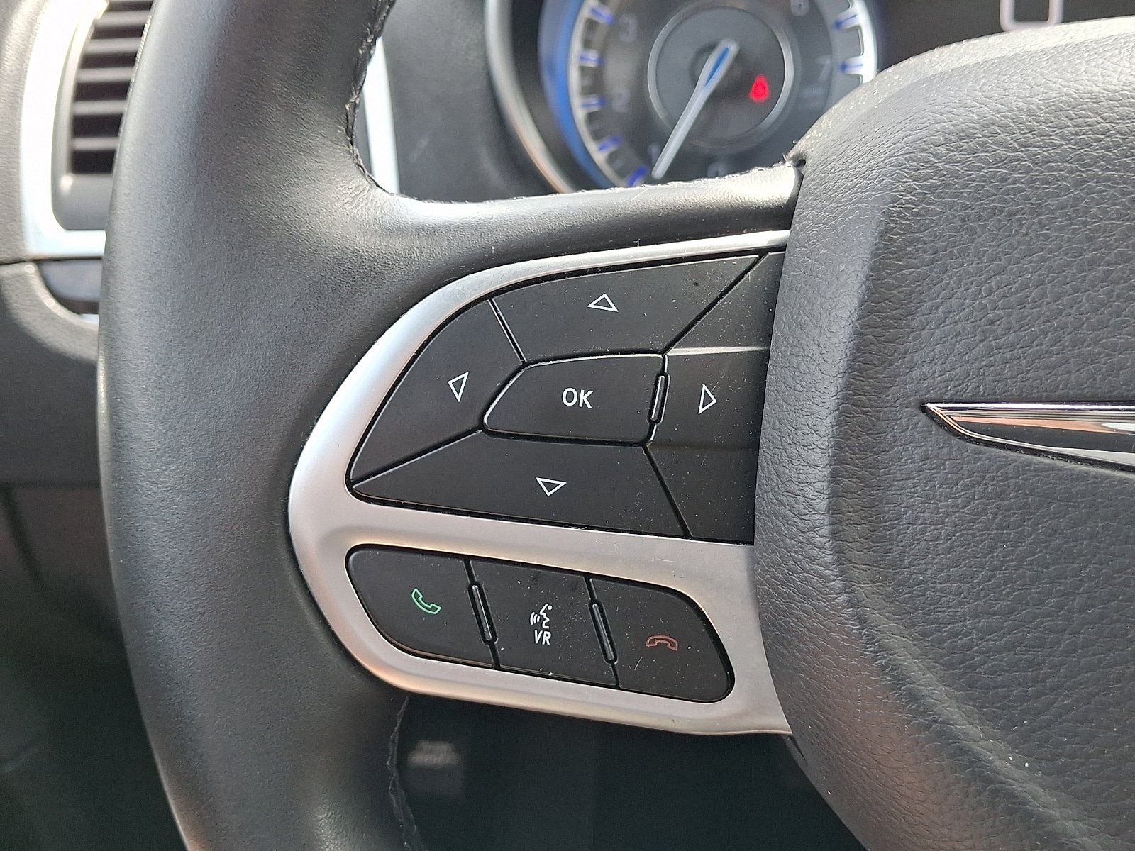 Used 2018 Chrysler 300 Limited w/ Safetytec Plus Group AWD/4WD image 21