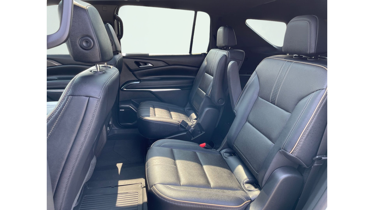 Used 2026 Chevrolet Traverse High Country w/ LPO, Floor Liner Package AWD/4WD image 19