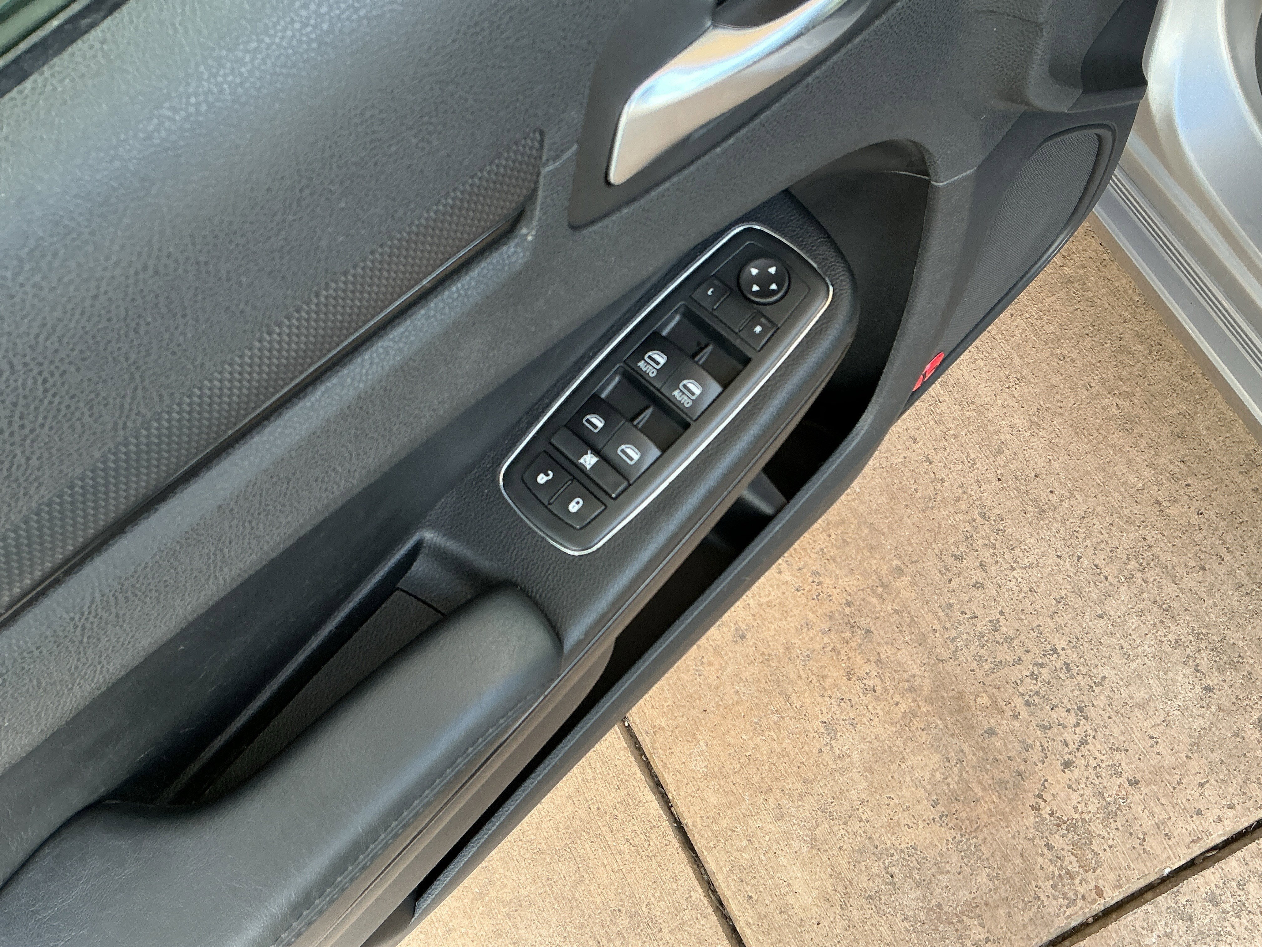 Used 2013 Chrysler 300 S image 15