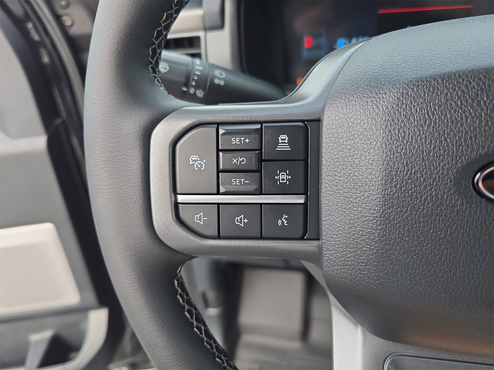 New 2025 Ford F150 Lariat w/ Equipment Group 502A High image 22