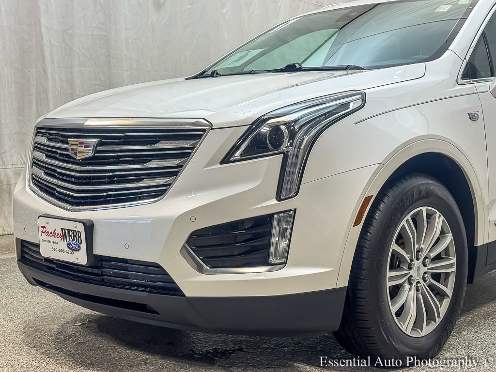 Used 2017 Cadillac XT5 Luxury w/ Driver Awareness Package AWD/4WD image 4