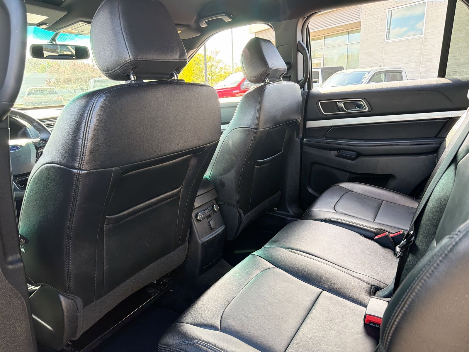 Used 2016 Ford Explorer XLT w/ Equipment Group 202A AWD/4WD image 23