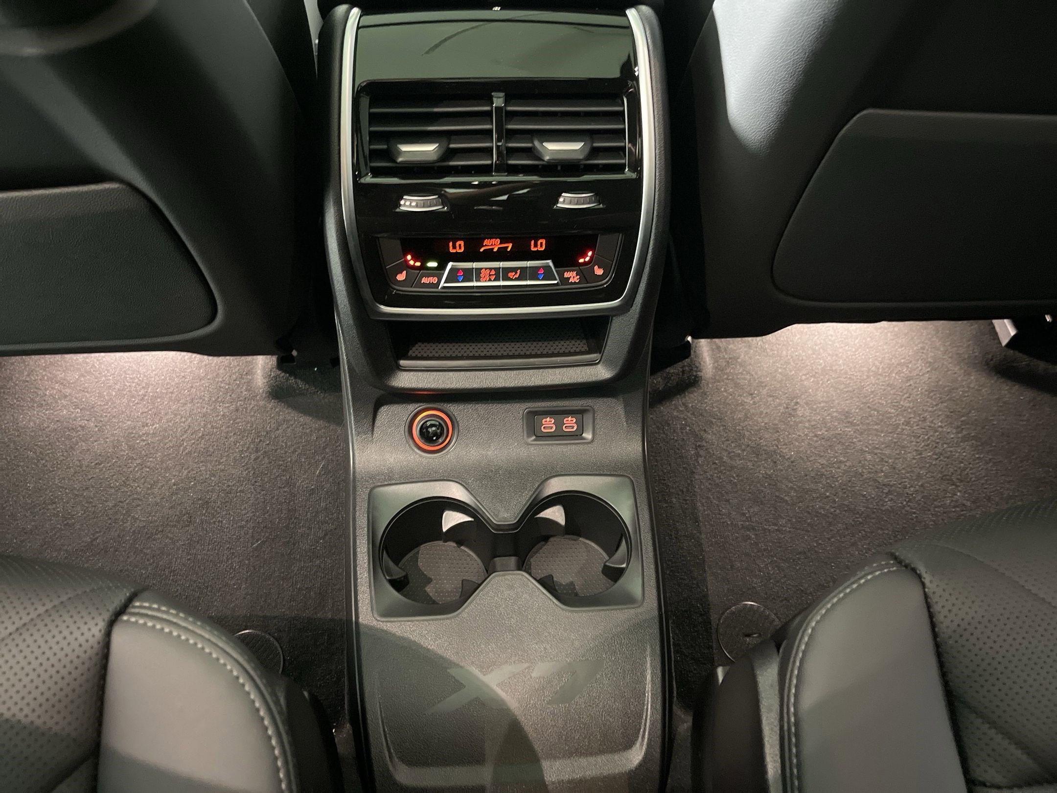 Used 2026 BMW X7 xDrive40i w/ M Sport Package image 35