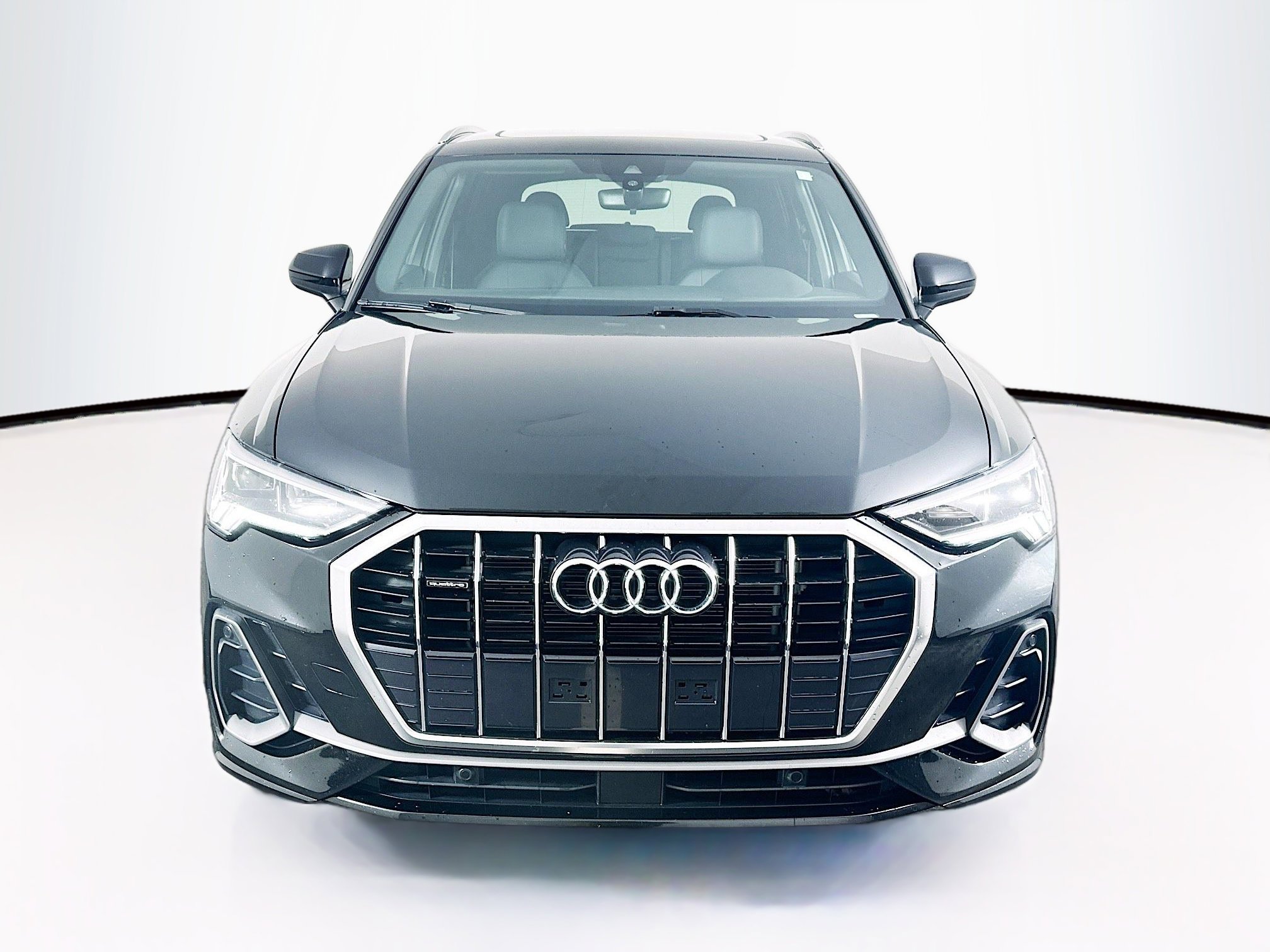 Used 2025 Audi Q3 2.0T Premium image 2