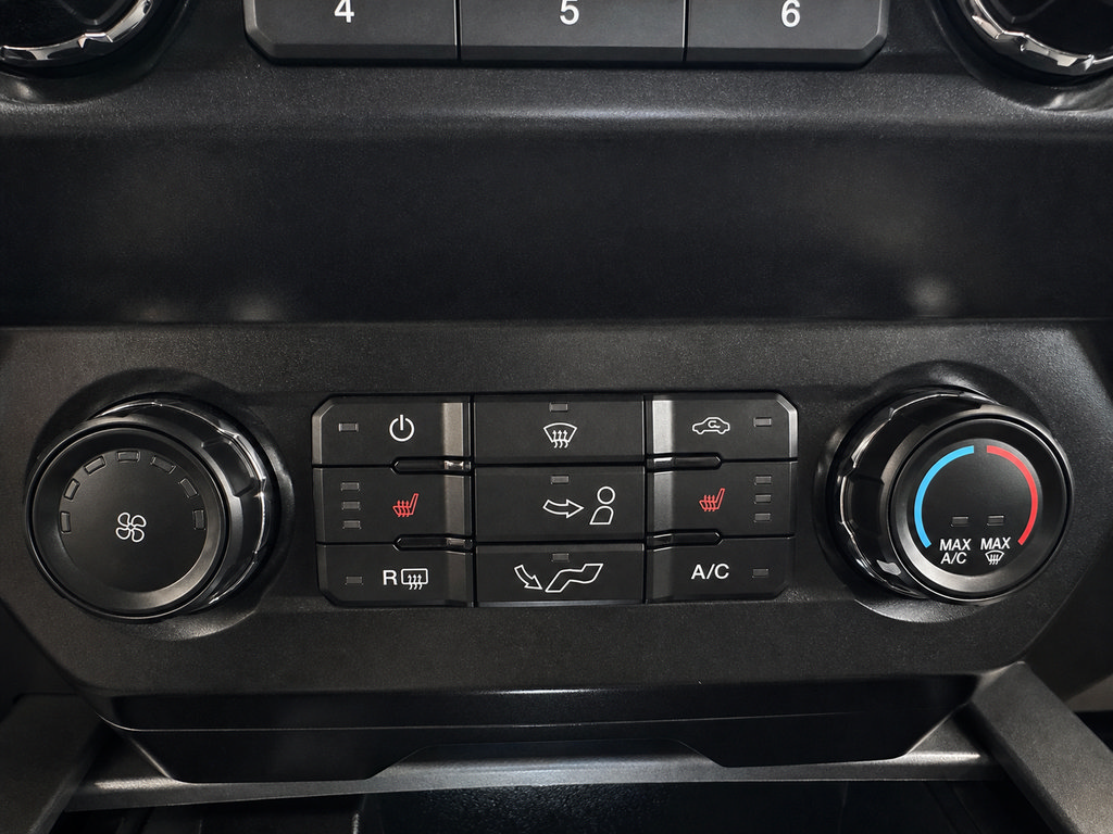 Used 2019 Ford F150 XLT w/ Equipment Group 302A Luxury AWD/4WD image 9