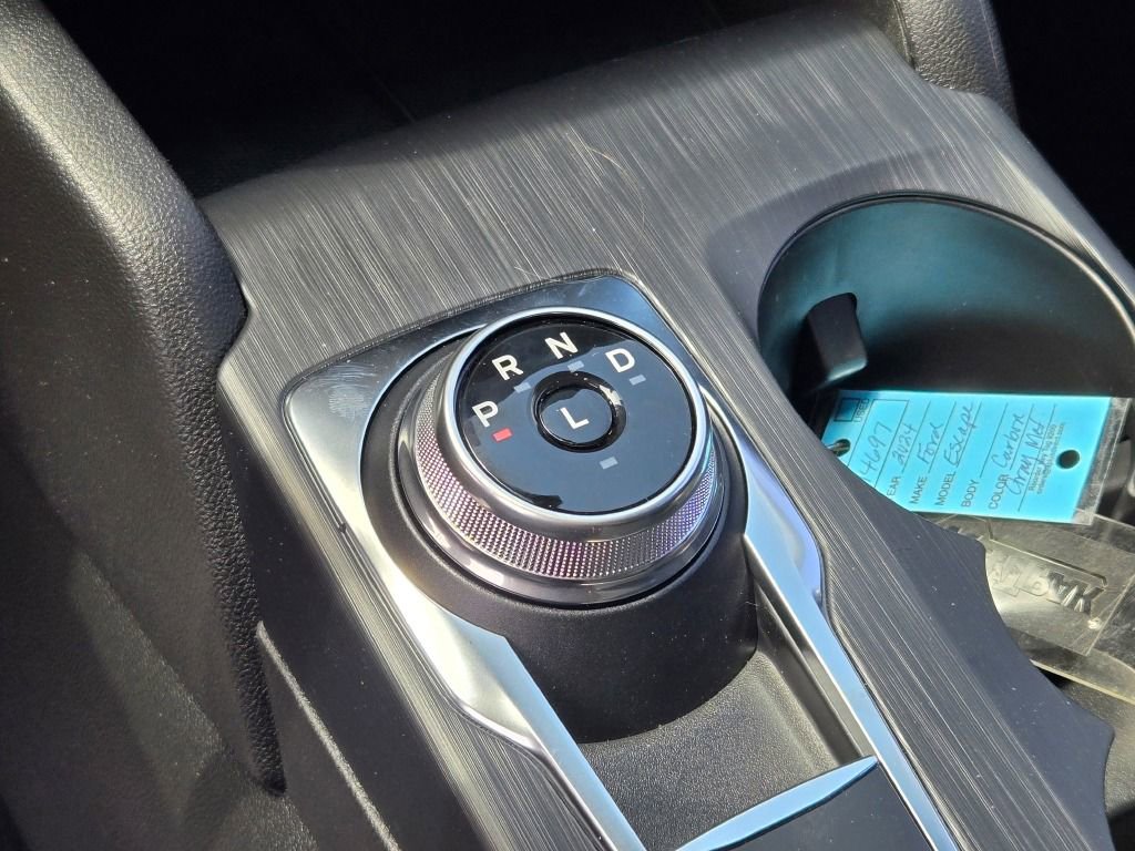 Used 2024 Ford Escape SE image 29