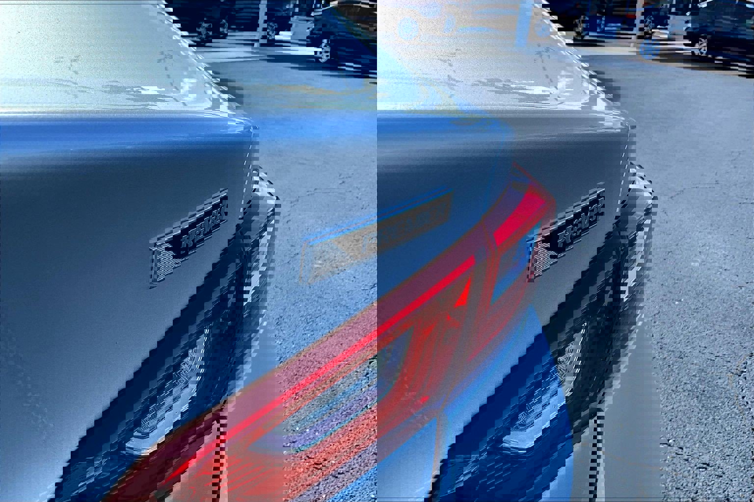 Used 2017 Chevrolet Malibu Premier w/ Driver Confidence Package FWD image 5