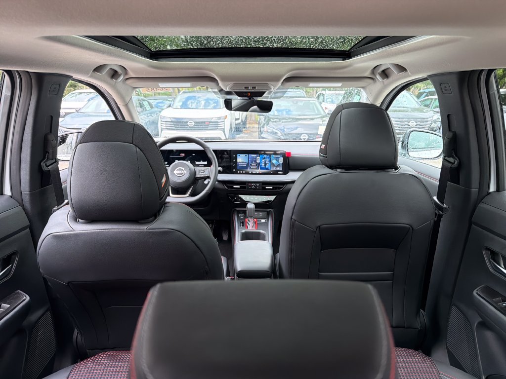 New 2026 Nissan Kicks SR w/ SR Premium Package FWD image 32