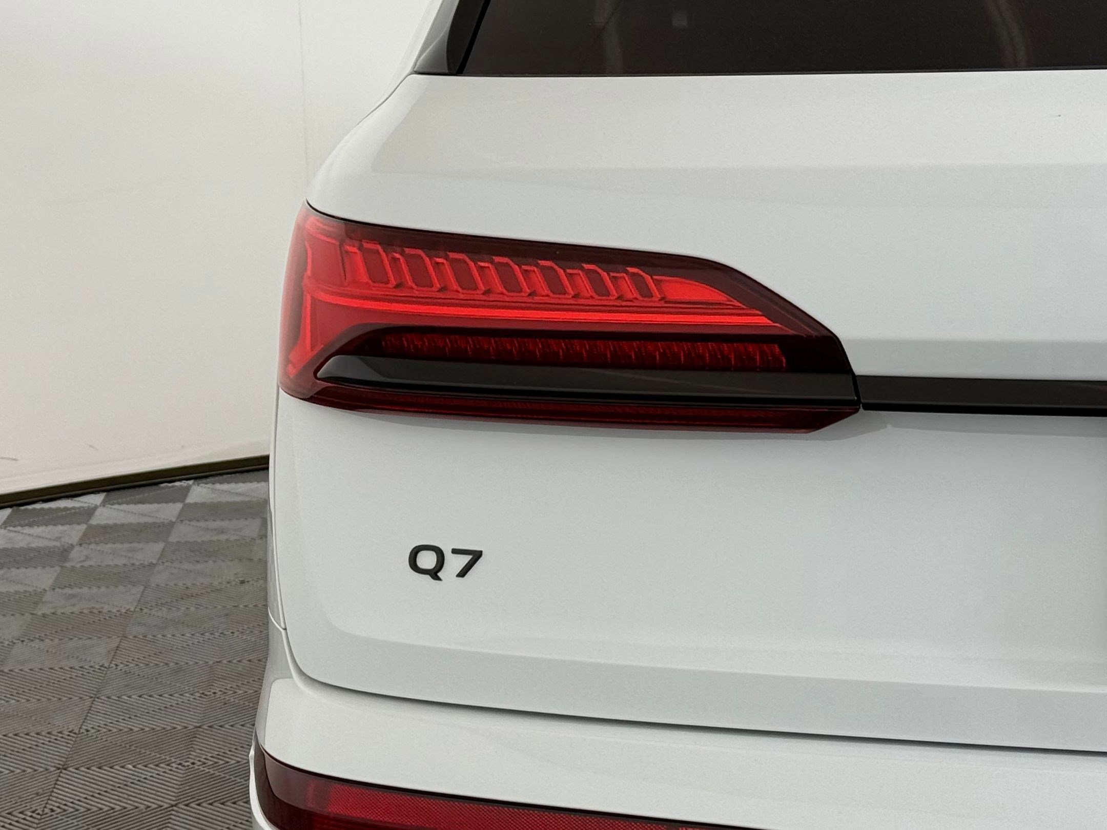 New 2026 Audi Q7 2.0T Premium image 13
