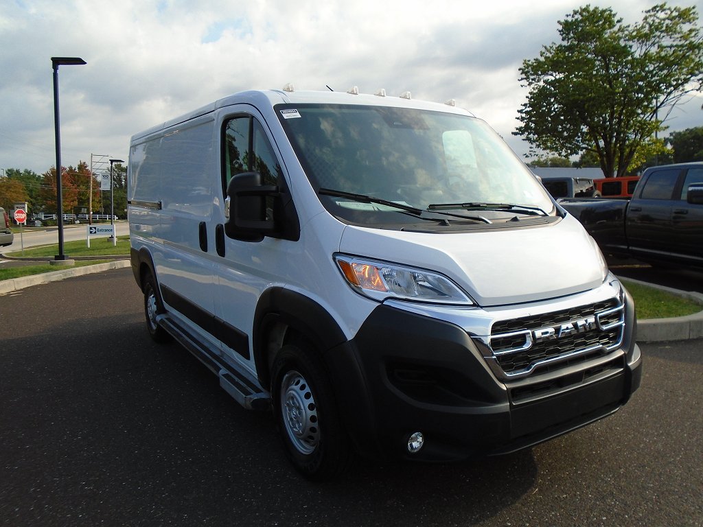Used 2025 RAM ProMaster 2500 w/ U-Haul Equipment Group FWD image 2
