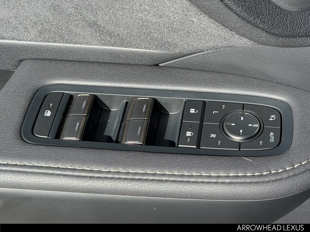 Used 2026 Lexus TX 500h AWD w/ Technology Package image 18