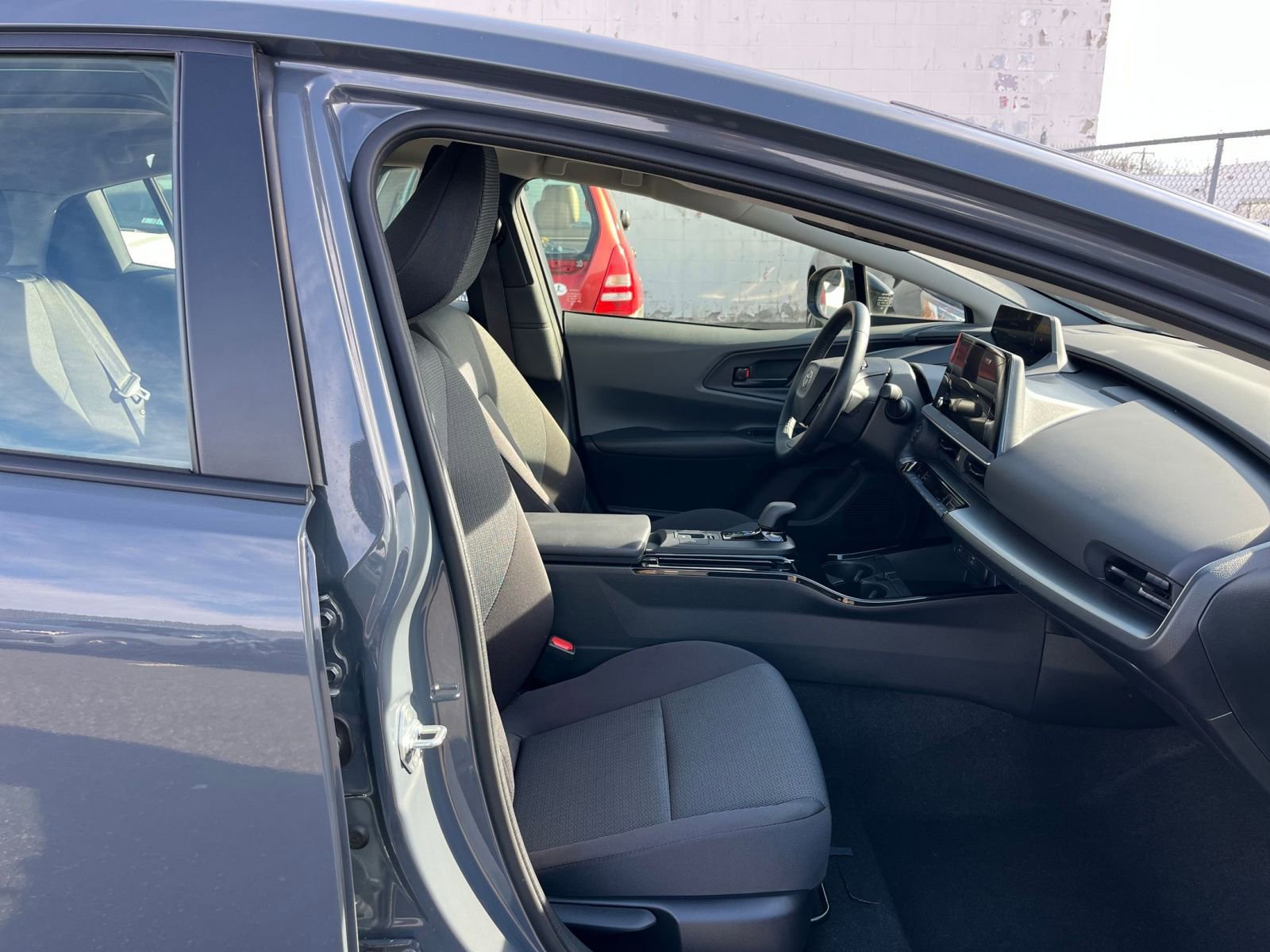 Used 2025 Toyota Prius LE image 26