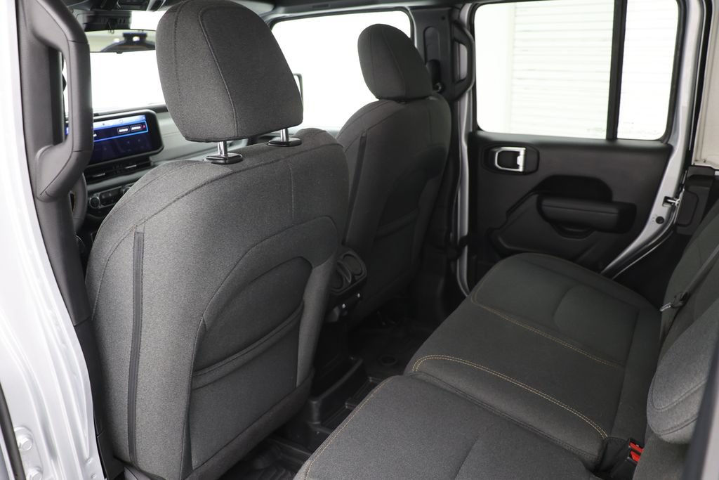 Used 2024 Jeep Wrangler Unlimited AWD/4WD image 11