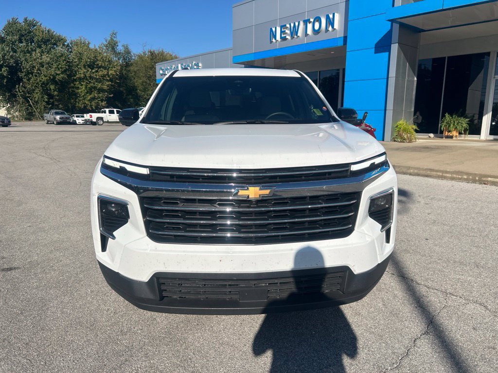 Used 2026 Chevrolet Traverse LT w/ Driver Confidence Package FWD image 2