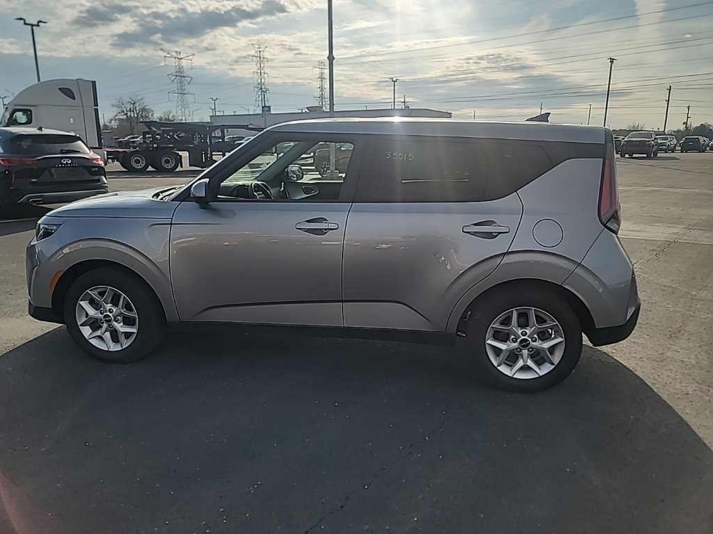 Used 2024 Kia Soul LX w/ Option Group 015 image 3