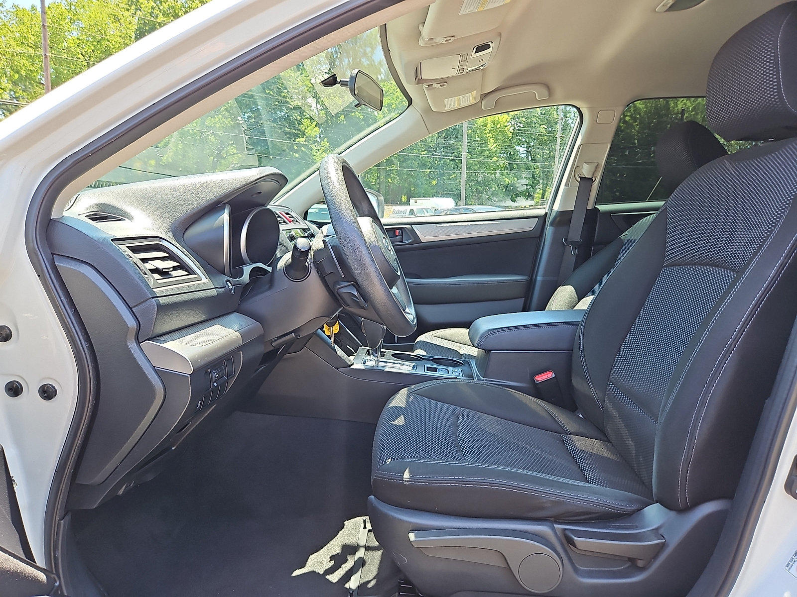 Used 2018 Subaru Outback 2.5i AWD/4WD image 13