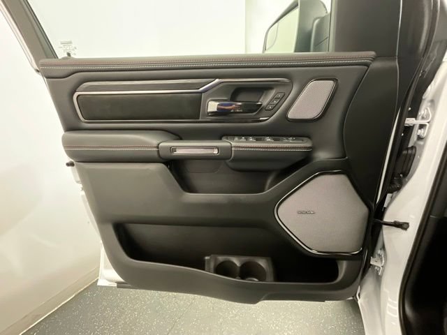 New 2026 RAM 1500 Laramie AWD/4WD image 9