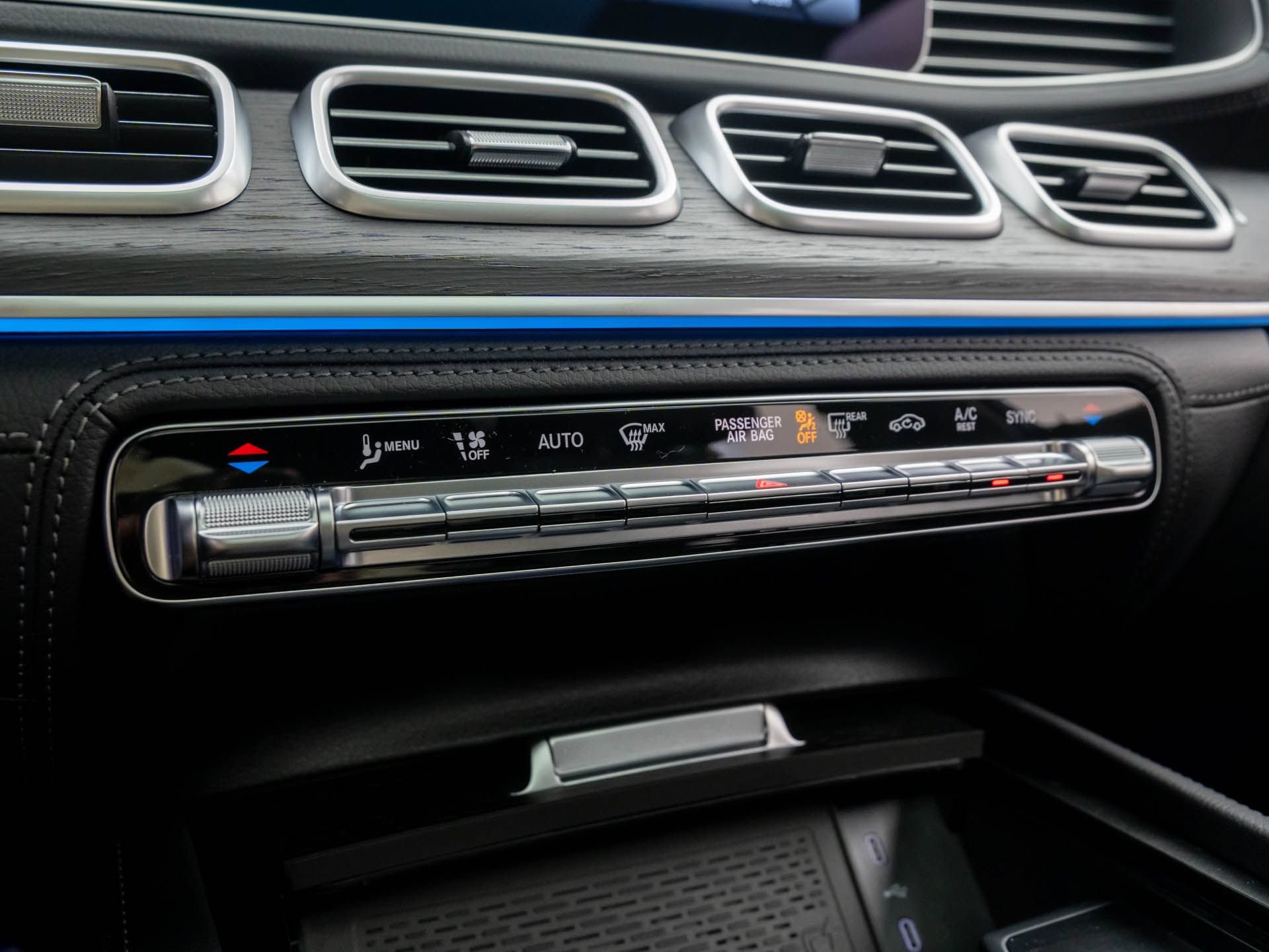 New 2026 Mercedes-Benz GLE 53 AMG 4MATIC Coupe image 23