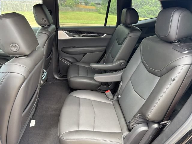 Used 2024 Cadillac XT6 Premium Luxury w/ Technology Package FWD image 11