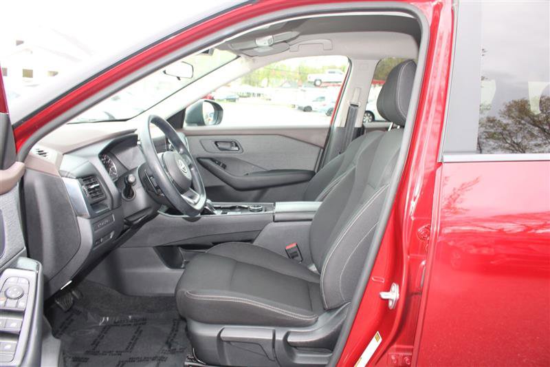 Used 2023 Nissan Rogue S image 10