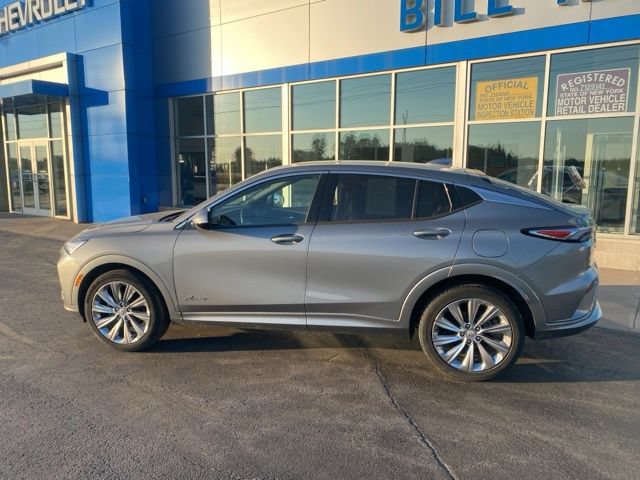 Used 2024 Buick Envista Sport Touring FWD image 2
