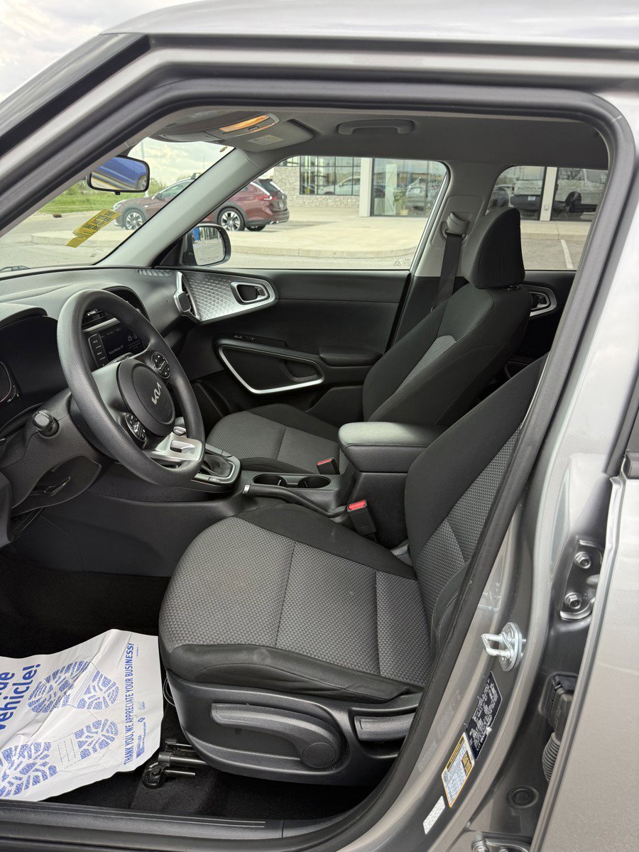 Used 2024 Kia Soul LX w/ Option Group 015 FWD image 17