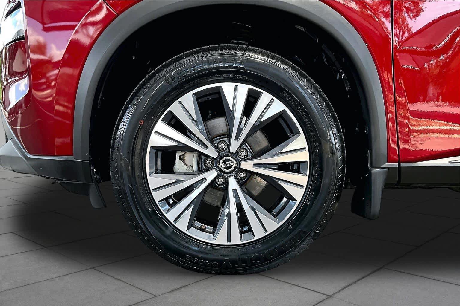 Used 2021 Nissan Rogue SV FWD image 11