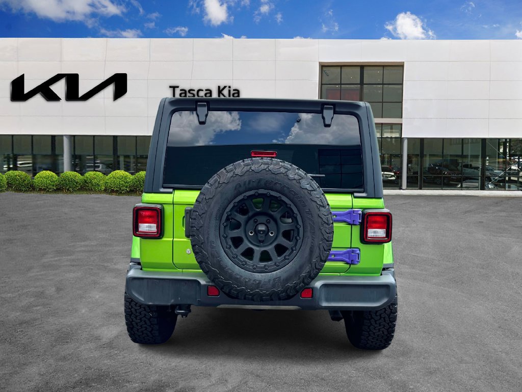 Used 2018 Jeep Wrangler Unlimited Sahara AWD/4WD image 6